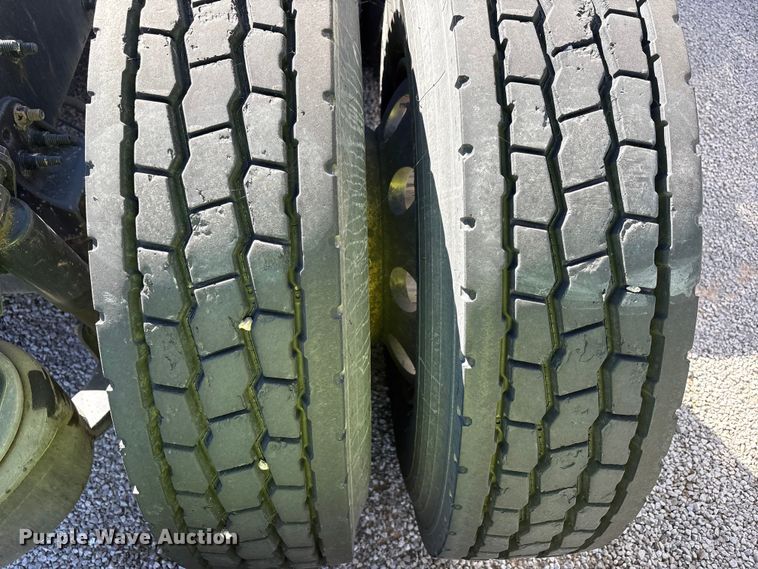 image for item YA1175 2016 Freightliner Cascadia semi truck