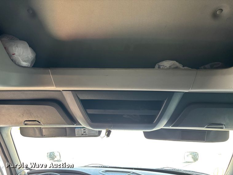 image for item YA1179 2019 Freightliner Cascadia semi truck