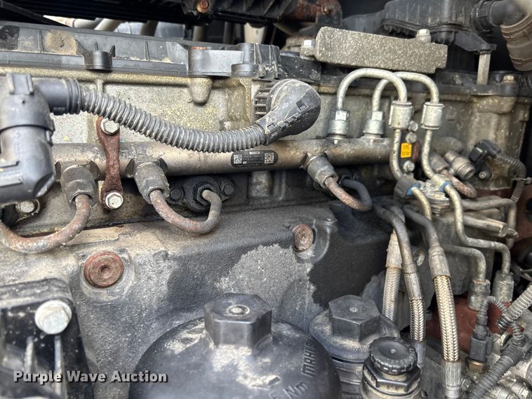 image for item YA1179 2019 Freightliner Cascadia semi truck