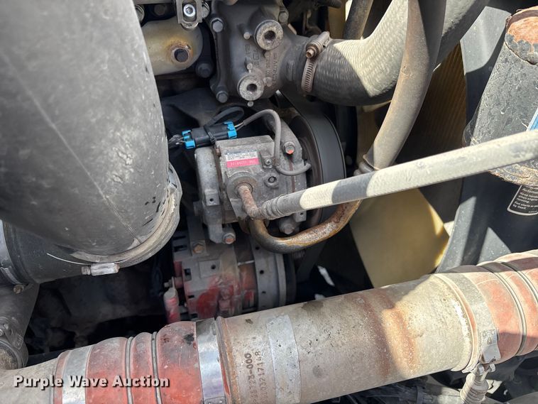 image for item YA1179 2019 Freightliner Cascadia semi truck