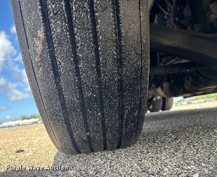 image for item YA1179 2019 Freightliner Cascadia semi truck