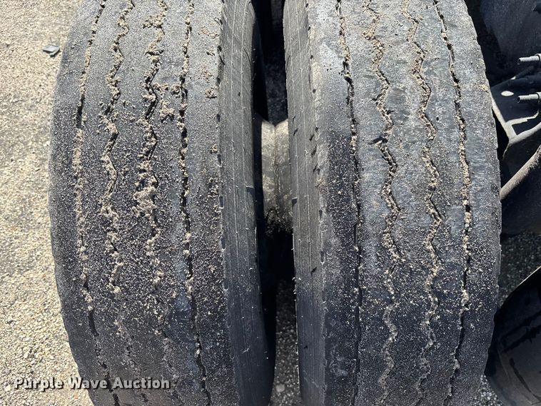 image for item YA1179 2019 Freightliner Cascadia semi truck