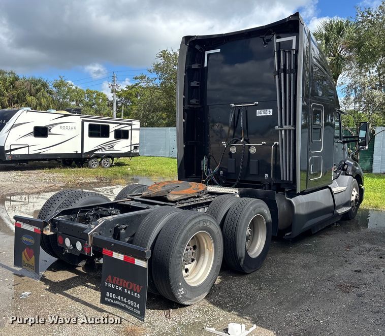 image for item YA1189 2019 Kenworth T680 semi truck