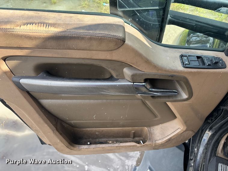 image for item YA1189 2019 Kenworth T680 semi truck