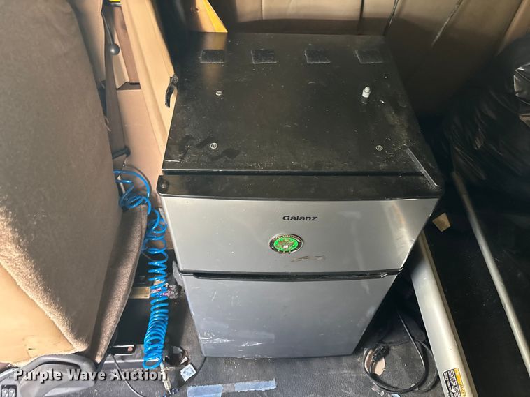 image for item YA1189 2019 Kenworth T680 semi truck