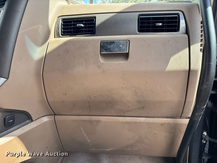 image for item YA1189 2019 Kenworth T680 semi truck