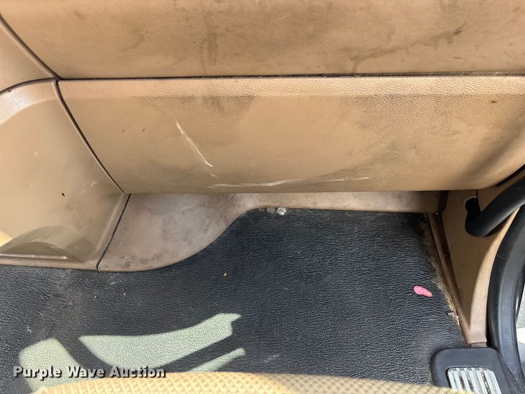 image for item YA1189 2019 Kenworth T680 semi truck