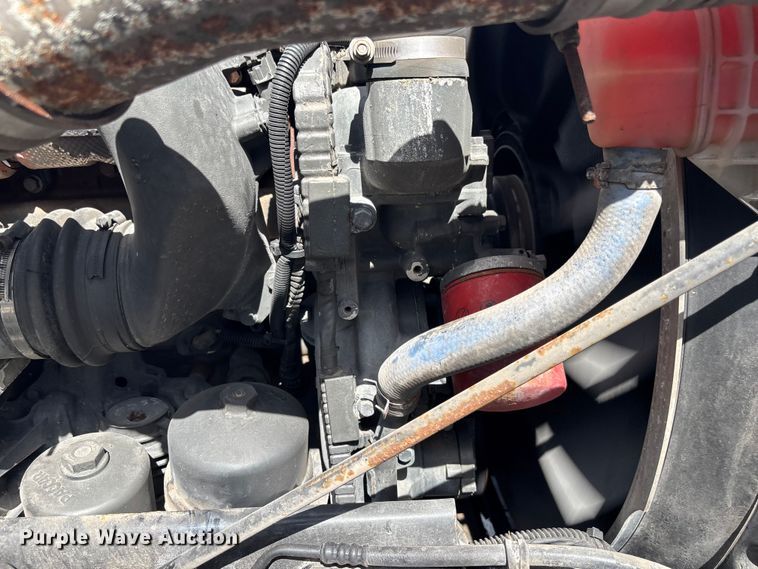 image for item YA1189 2019 Kenworth T680 semi truck