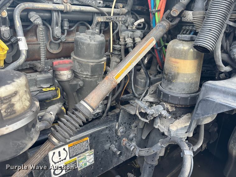 image for item YA1189 2019 Kenworth T680 semi truck