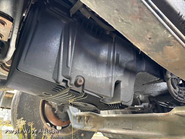 image for item YA1189 2019 Kenworth T680 semi truck