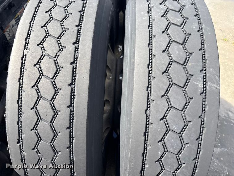 image for item YA1189 2019 Kenworth T680 semi truck