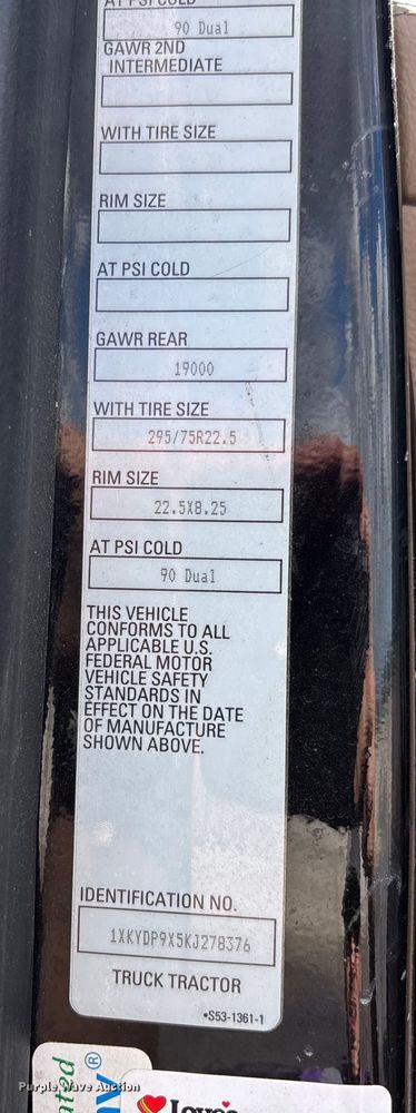 image for item YA1189 2019 Kenworth T680 semi truck