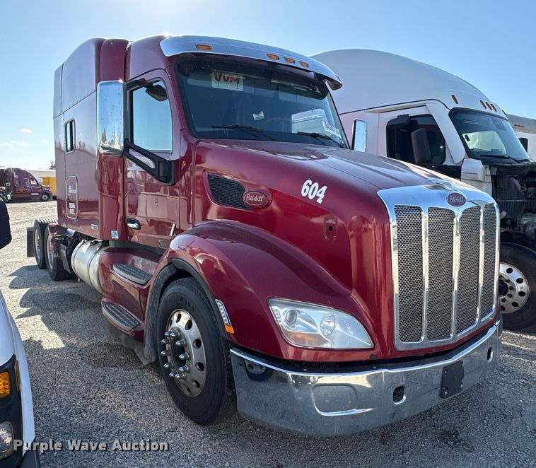 image for item YA1201 2017 Peterbilt 579 semi truck