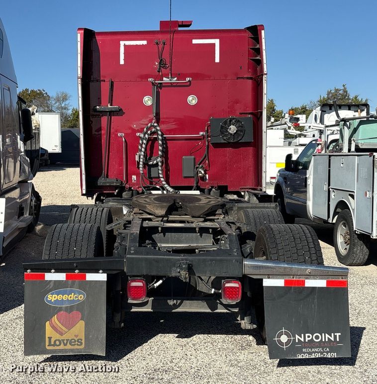 image for item YA1201 2017 Peterbilt 579 semi truck