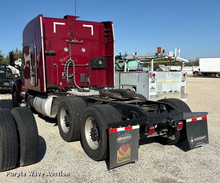 image for item YA1201 2017 Peterbilt 579 semi truck
