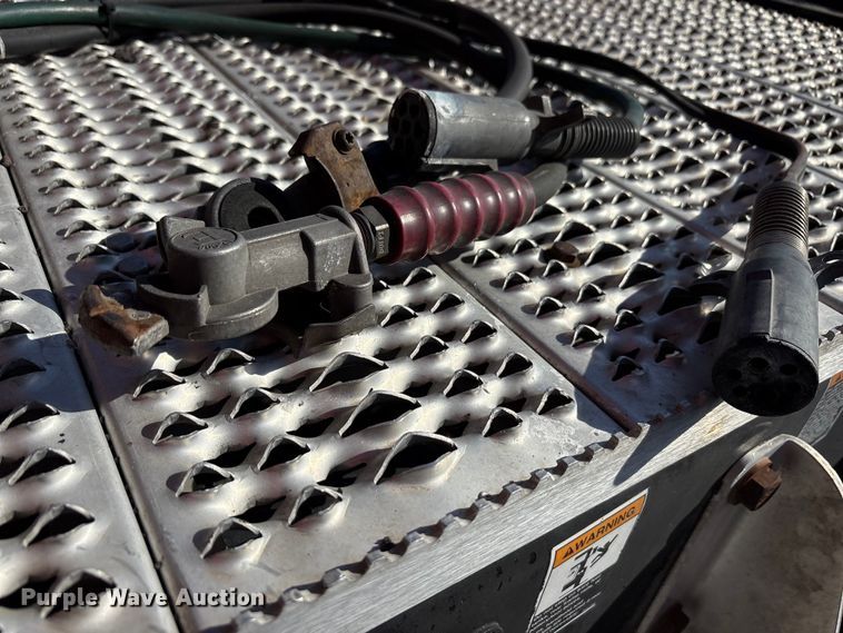 image for item YA1201 2017 Peterbilt 579 semi truck