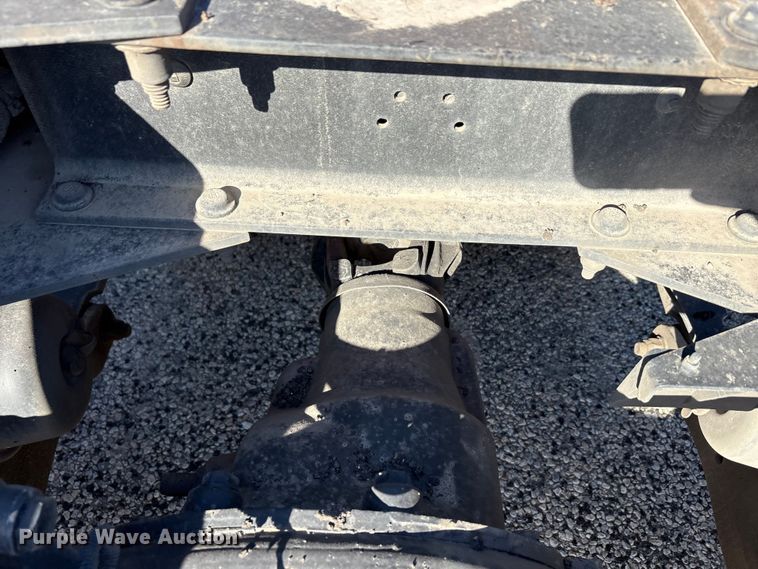 image for item YA1201 2017 Peterbilt 579 semi truck