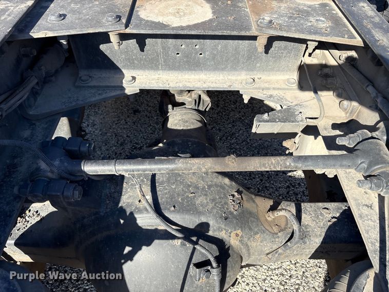 image for item YA1201 2017 Peterbilt 579 semi truck