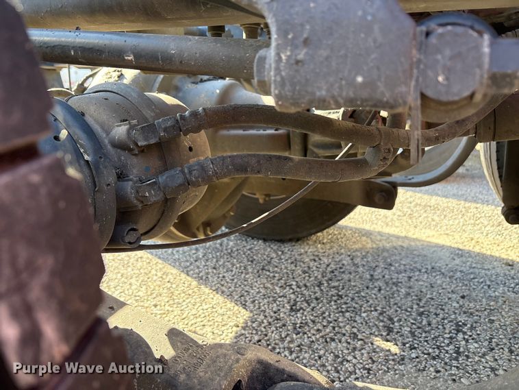 image for item YA1201 2017 Peterbilt 579 semi truck