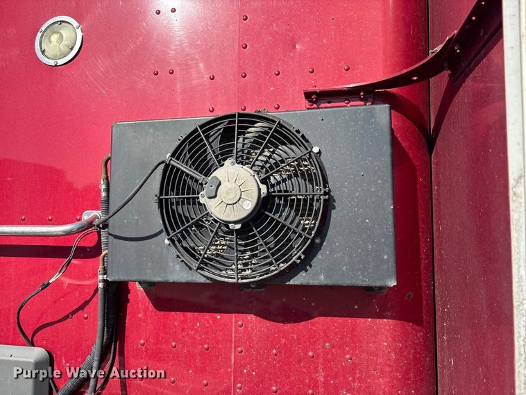 image for item YA1201 2017 Peterbilt 579 semi truck