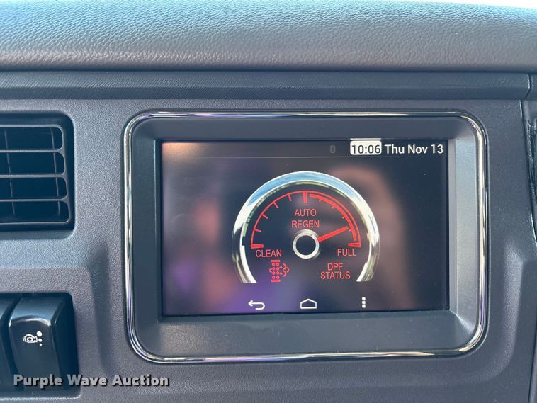 image for item YA1201 2017 Peterbilt 579 semi truck