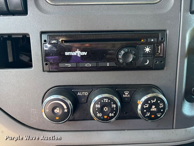 image for item YA1201 2017 Peterbilt 579 semi truck