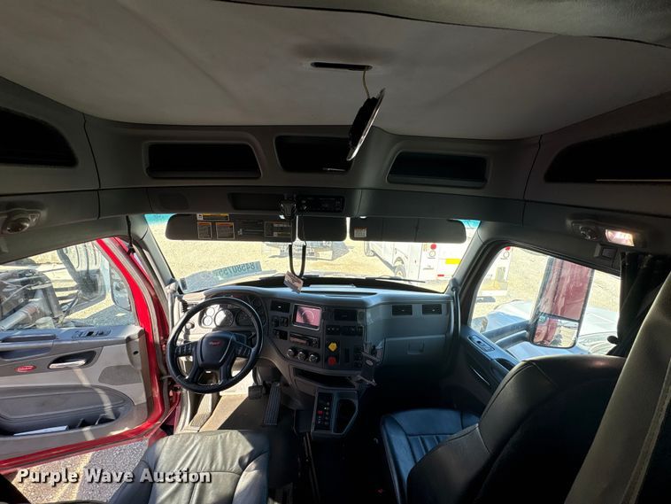 image for item YA1201 2017 Peterbilt 579 semi truck