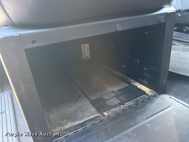 image for item YA1201 2017 Peterbilt 579 semi truck