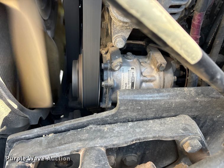 image for item YA1201 2017 Peterbilt 579 semi truck