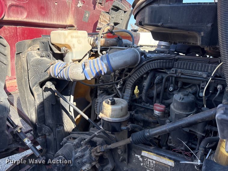 image for item YA1201 2017 Peterbilt 579 semi truck