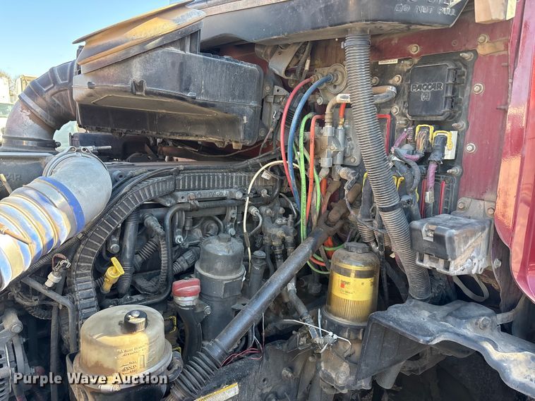 image for item YA1201 2017 Peterbilt 579 semi truck