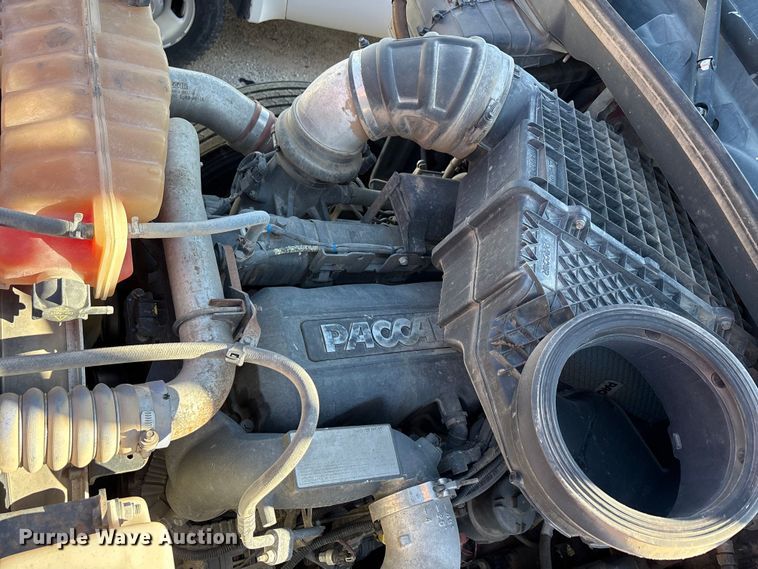 image for item YA1201 2017 Peterbilt 579 semi truck