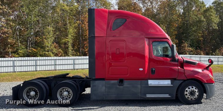 CAMIóN 2020 FREIGHTLINER