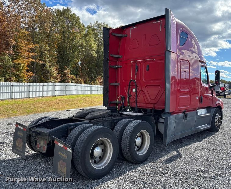 CAMIóN 2020 FREIGHTLINER