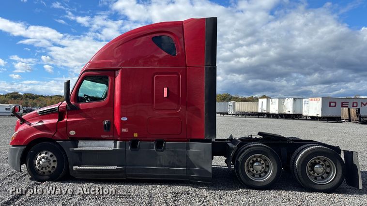 image for item YA1226 2020 Freightliner Cascadia semi truck