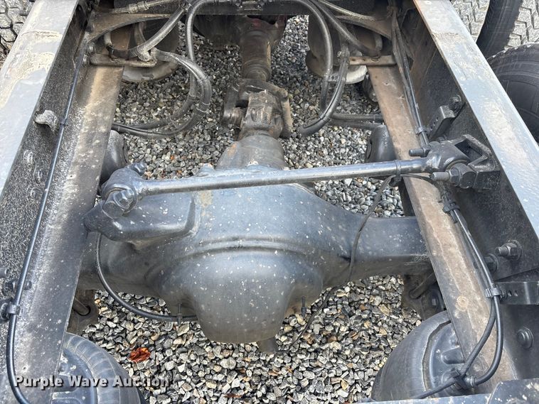 image for item YA1226 2020 Freightliner Cascadia semi truck