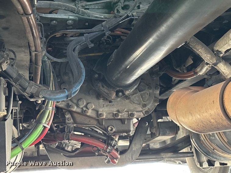 image for item YA1226 2020 Freightliner Cascadia semi truck