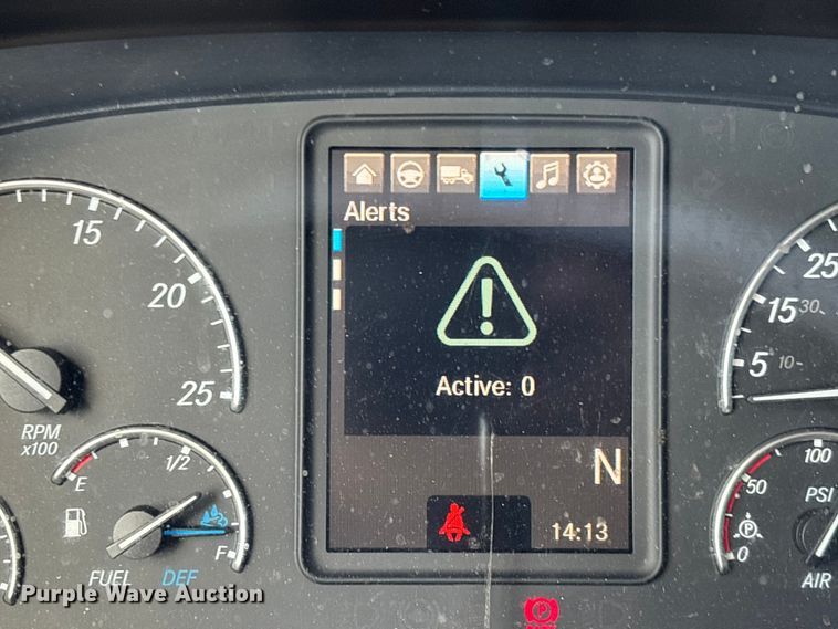 image for item YA1226 2020 Freightliner Cascadia semi truck