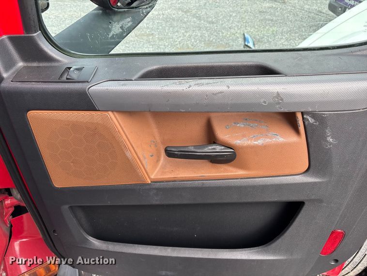 image for item YA1226 2020 Freightliner Cascadia semi truck