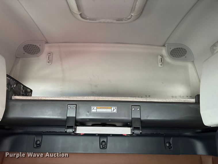 image for item YA1226 2020 Freightliner Cascadia semi truck