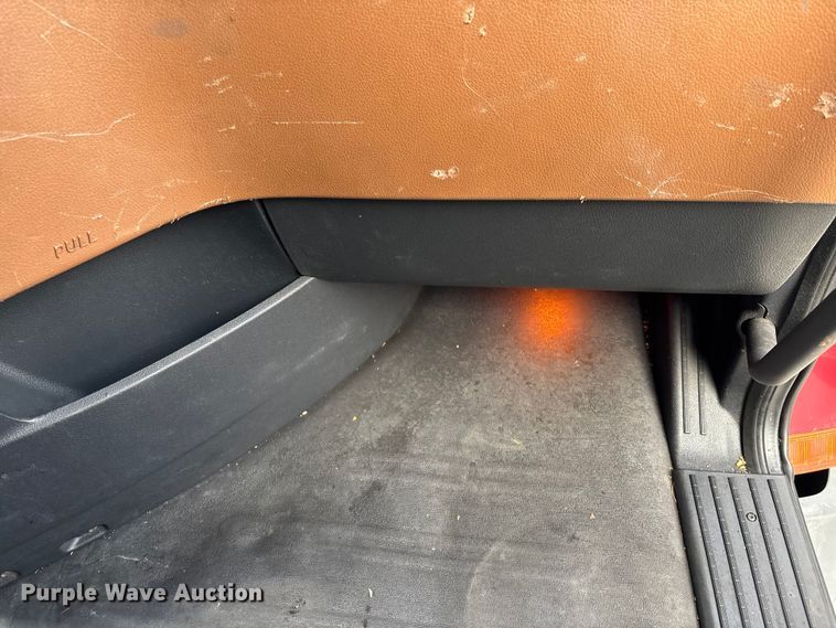 image for item YA1226 2020 Freightliner Cascadia semi truck