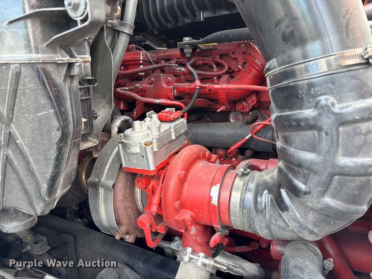 image for item YA1226 2020 Freightliner Cascadia semi truck