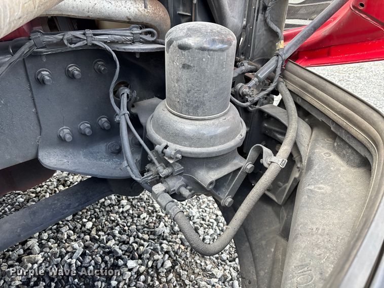 image for item YA1226 2020 Freightliner Cascadia semi truck