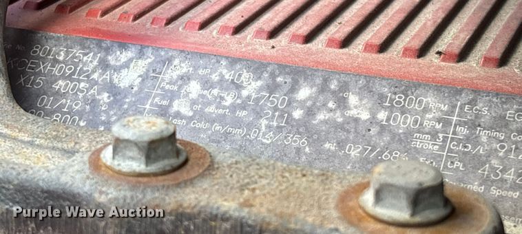 image for item YA1226 2020 Freightliner Cascadia semi truck