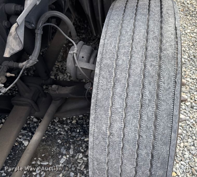 image for item YA1226 2020 Freightliner Cascadia semi truck