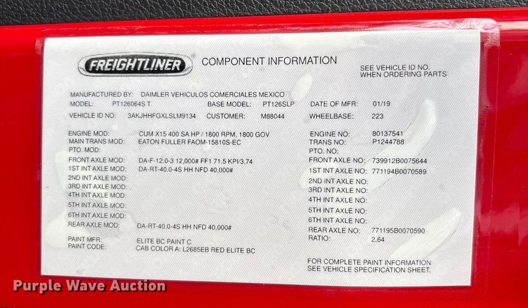 image for item YA1226 2020 Freightliner Cascadia semi truck