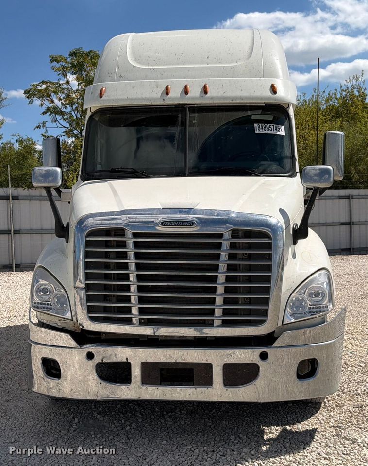 CAMIóN CAMAROTE 2016 FREIGHTLINER