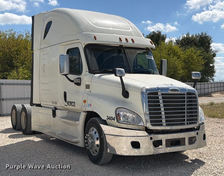 CAMIóN CAMAROTE 2016 FREIGHTLINER