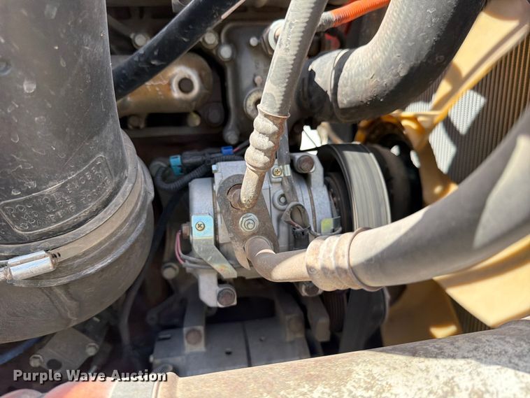 image for item YA1227 2016 Freightliner Cascadia semi truck