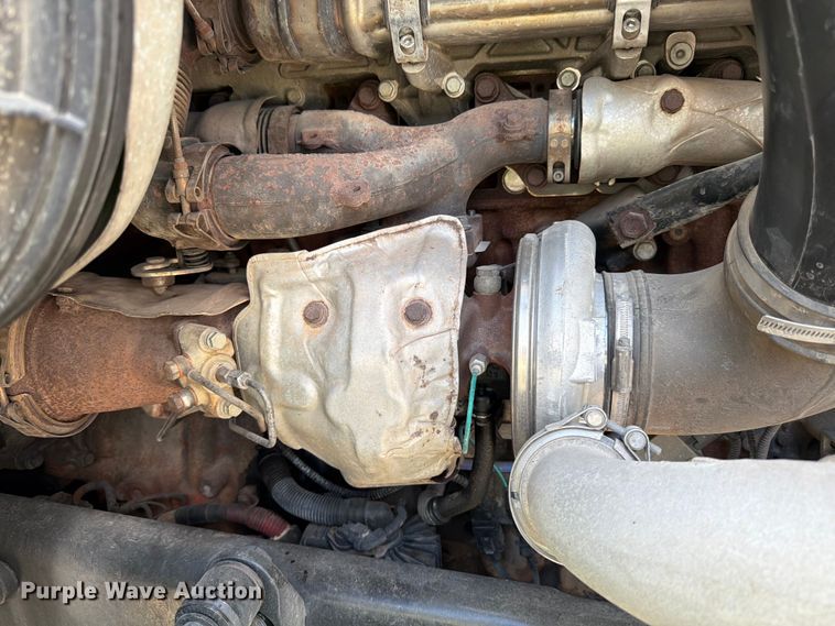 image for item YA1227 2016 Freightliner Cascadia semi truck